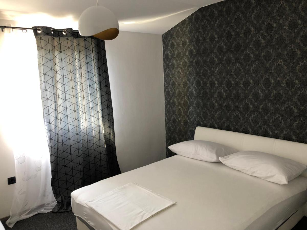 Apartmani Bm 比奥格勒·纳·莫鲁 外观 照片