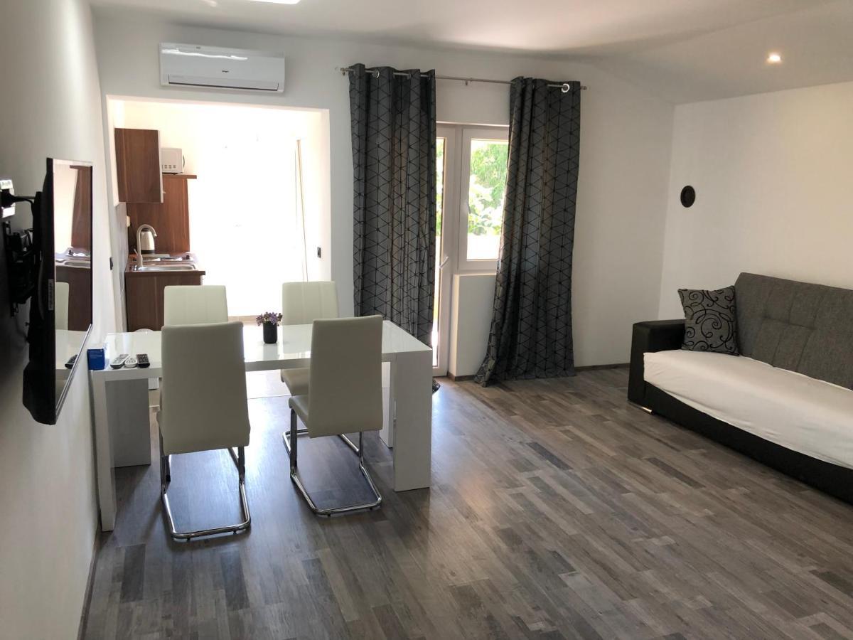 Apartmani Bm 比奥格勒·纳·莫鲁 外观 照片