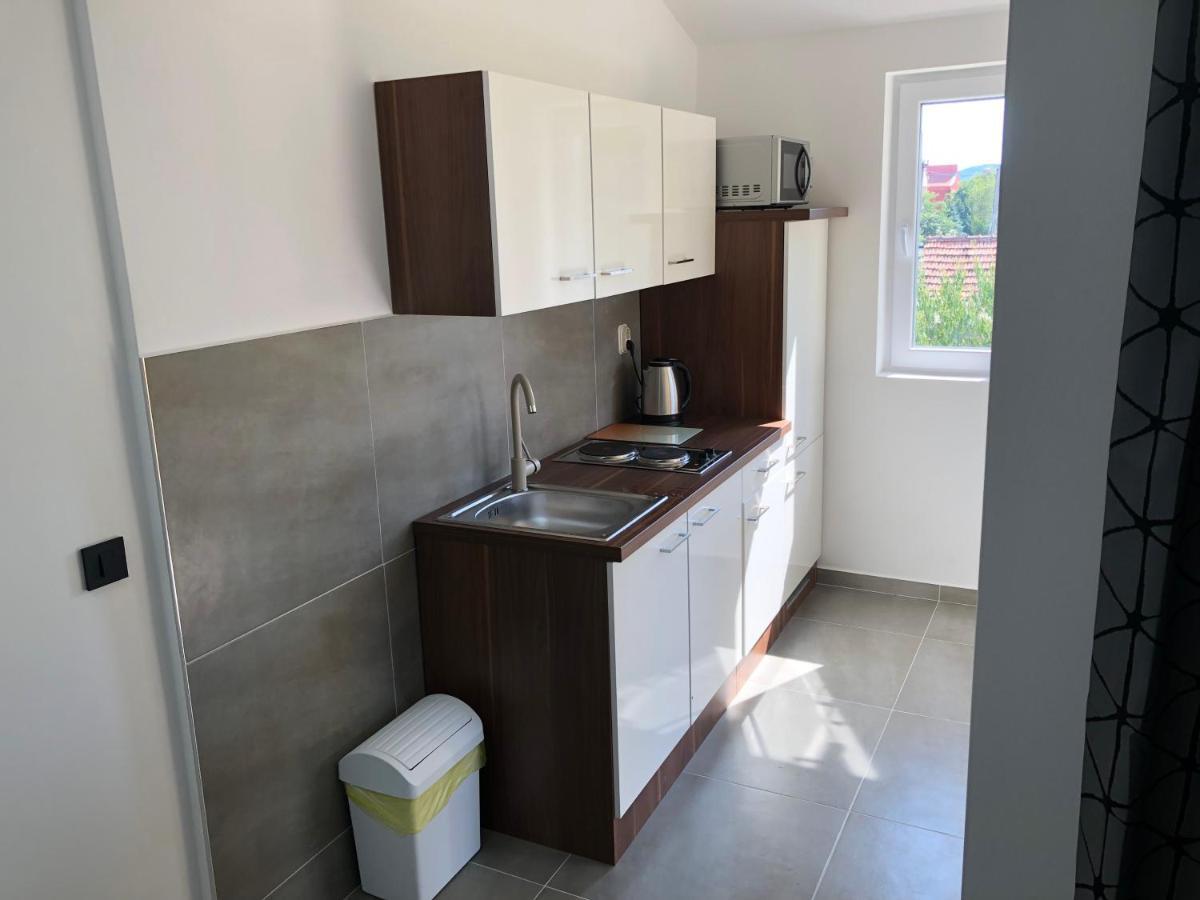 Apartmani Bm 比奥格勒·纳·莫鲁 外观 照片