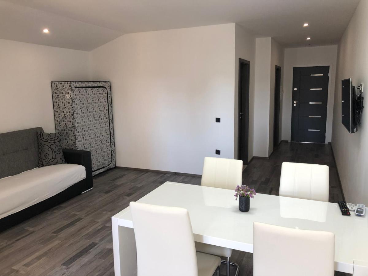 Apartmani Bm 比奥格勒·纳·莫鲁 外观 照片