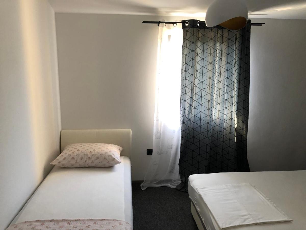 Apartmani Bm 比奥格勒·纳·莫鲁 外观 照片